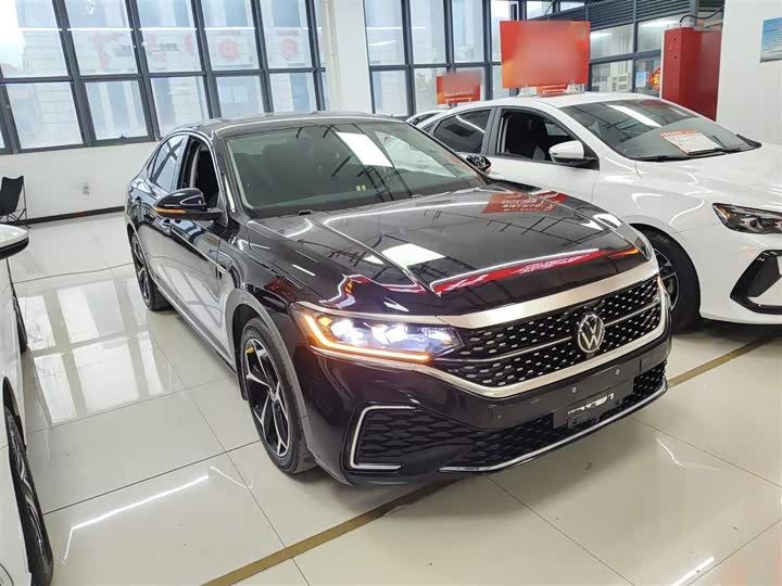 Фото 4 - Volkswagen Passat