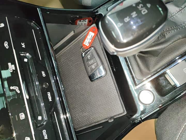 Фото 9 - Volkswagen Passat