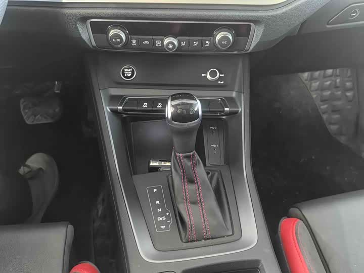 Фото 9 - Audi Q3 Sportback