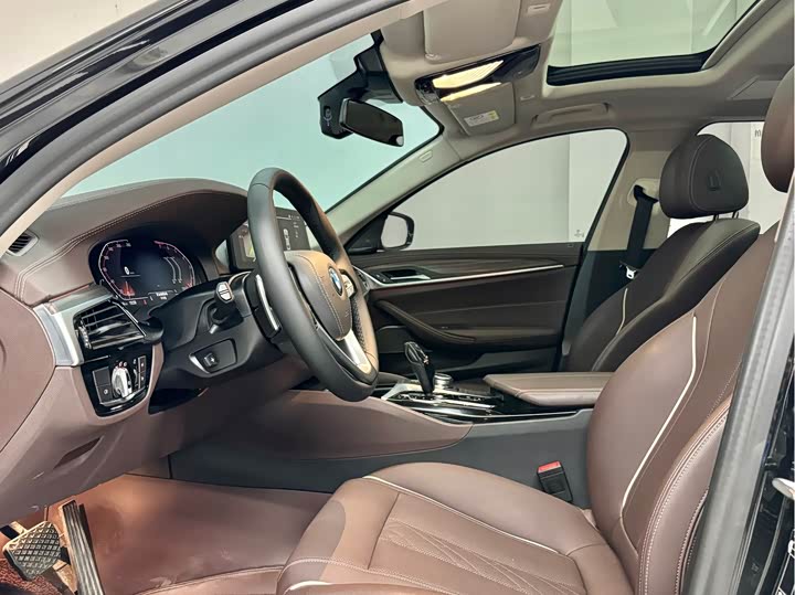 Фото 4 - BMW 5 Series