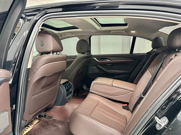 Фото 5 - BMW 5 Series