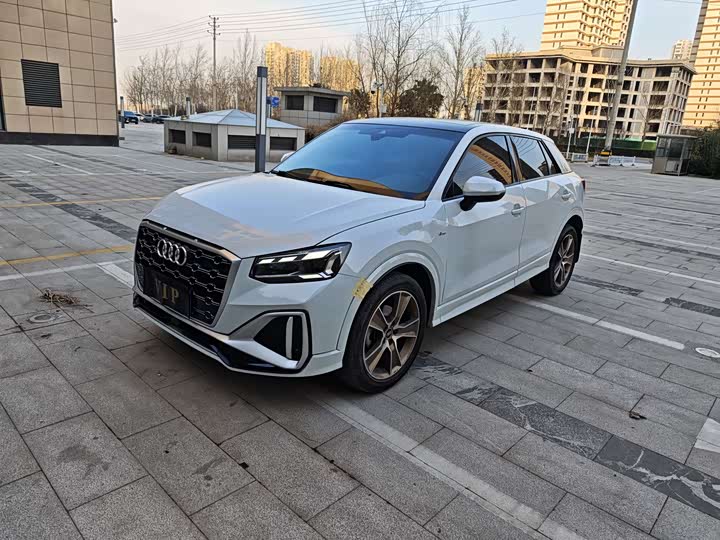Фото 1 - Audi Q2L