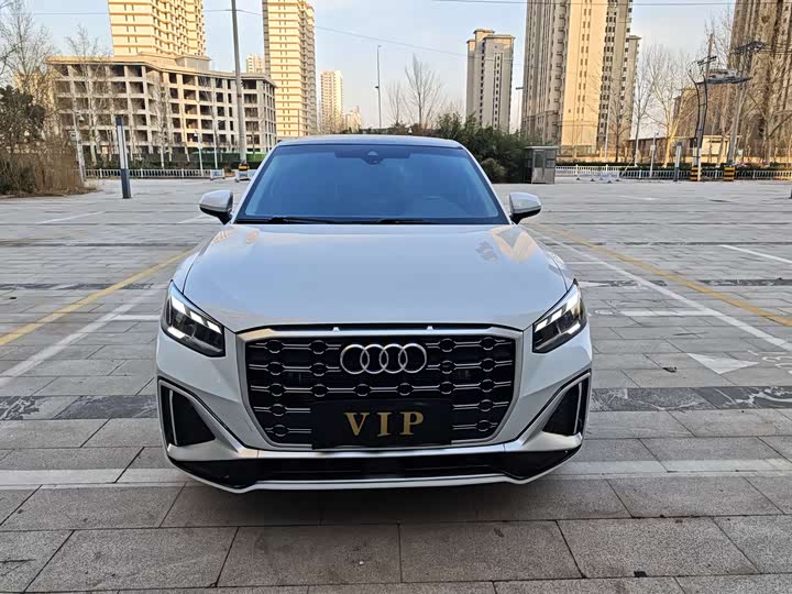 Фото 2 - Audi Q2L
