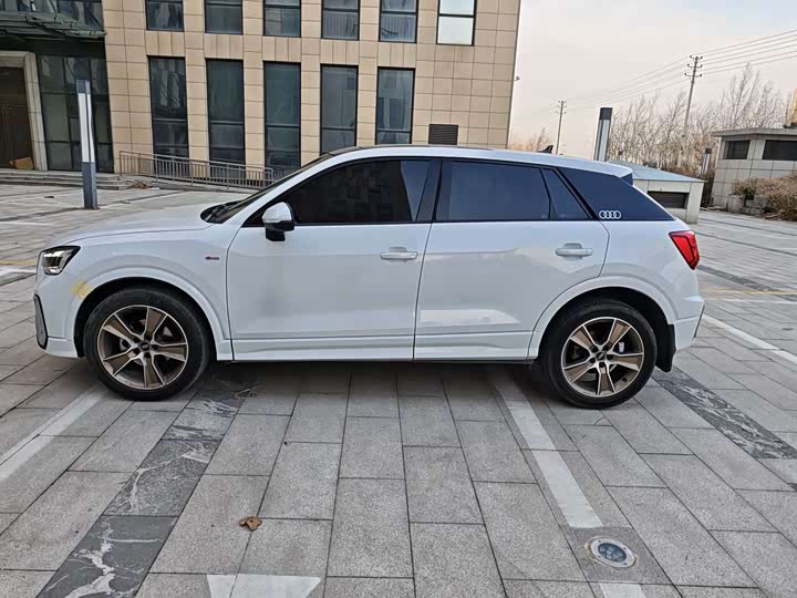 Фото 3 - Audi Q2L