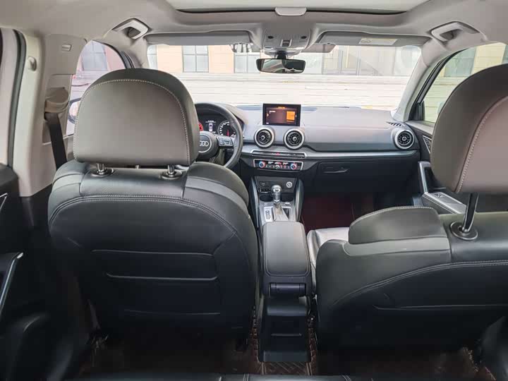 Фото 9 - Audi Q2L