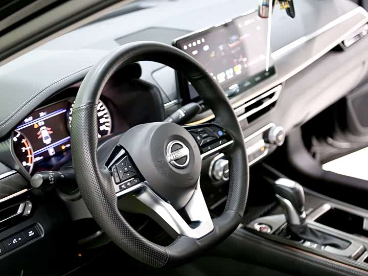 Фото 2 - Nissan Teana