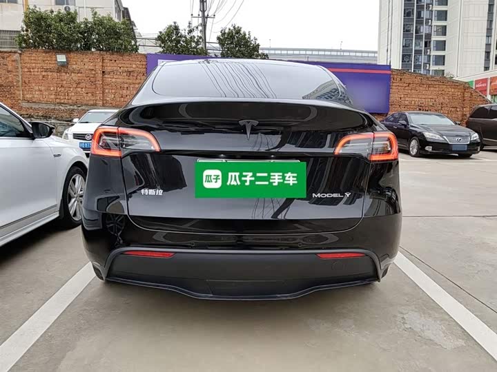 Фото 6 - Tesla Model Y