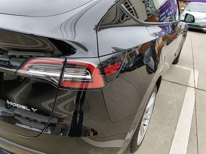 Фото 8 - Tesla Model Y