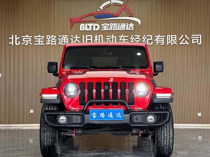Фото 2 - Jeep Wrangler