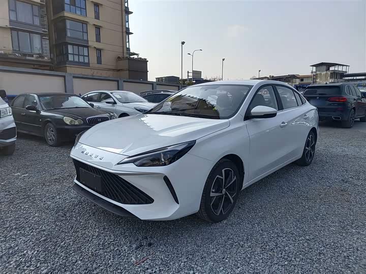 Фото 2 - Roewe i5