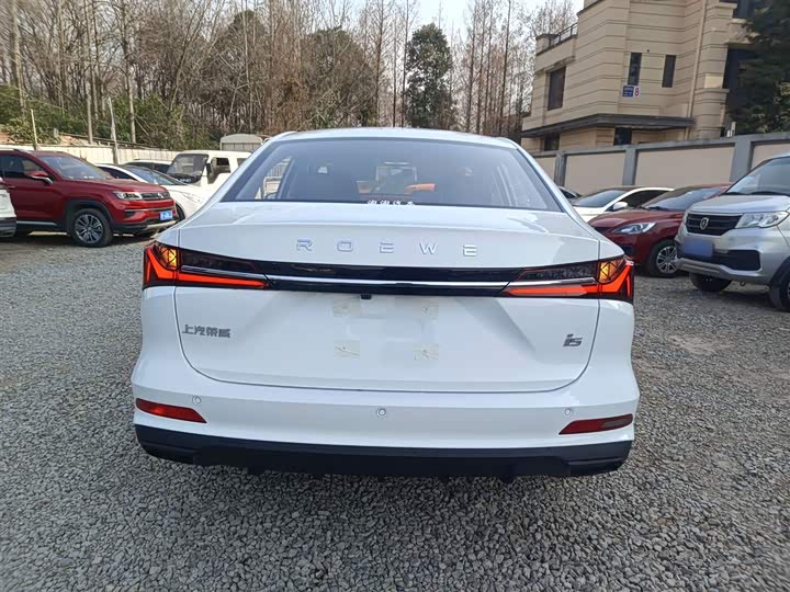 Фото 6 - Roewe i5