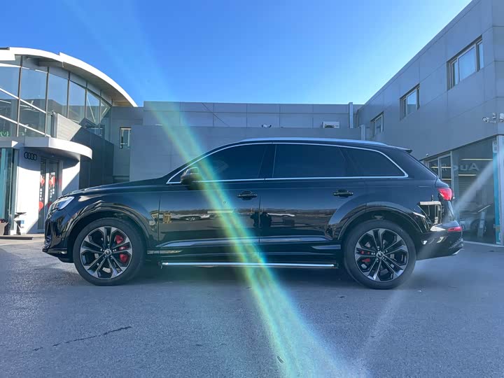 Фото 3 - Audi Q7