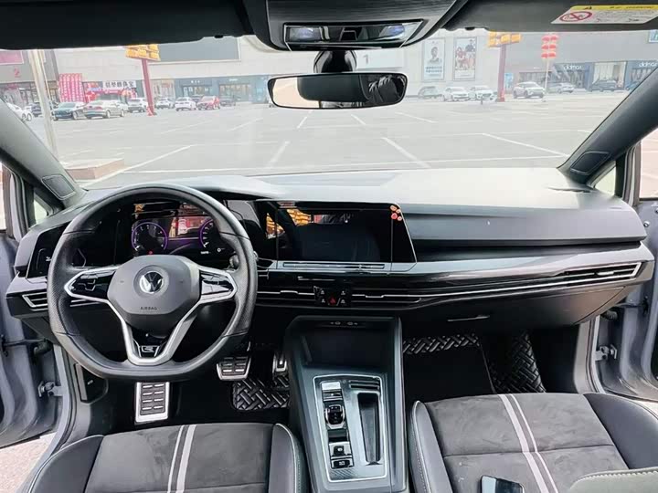 Фото 3 - Volkswagen Golf