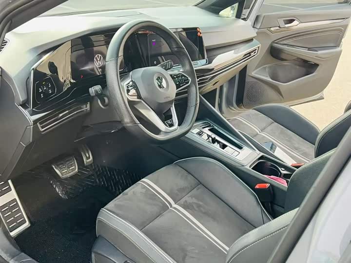 Фото 4 - Volkswagen Golf