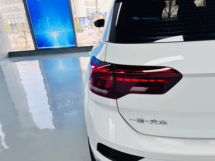 Фото 7 - Volkswagen T-Roc