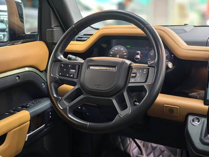 Фото 8 - Land Rover Defender