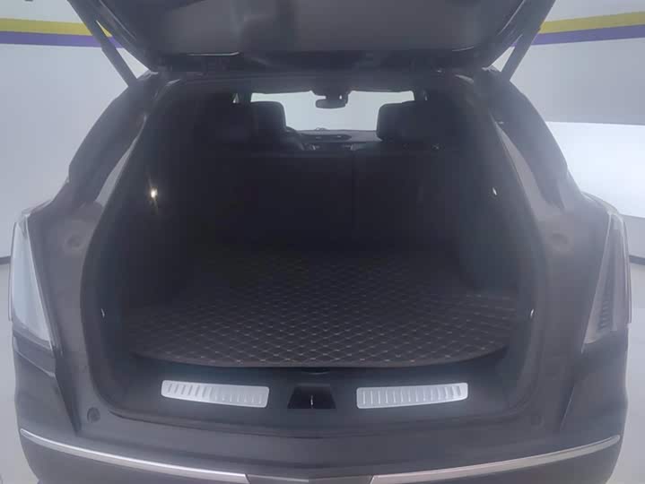 Фото 4 - Cadillac XT5