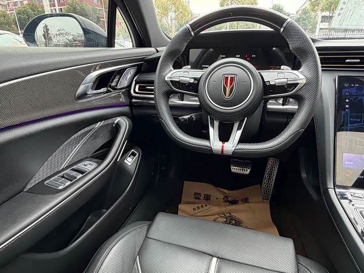 Фото 9 - Hongqi H6