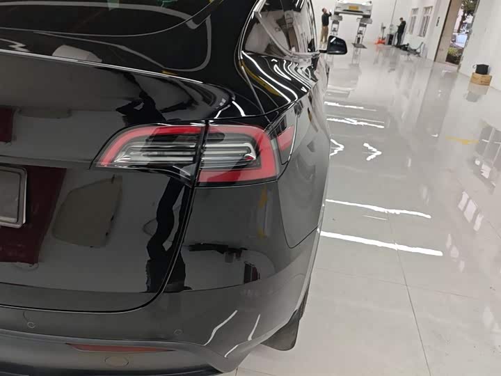Фото 8 - Tesla Model Y