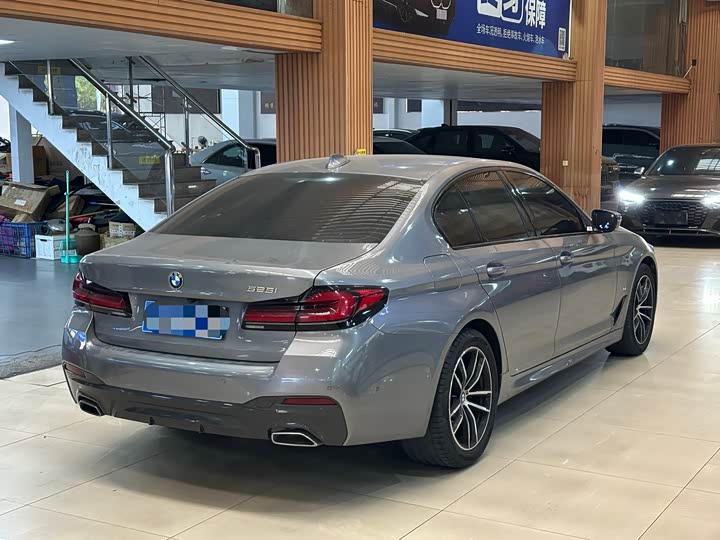 Фото 3 - BMW 5 Series