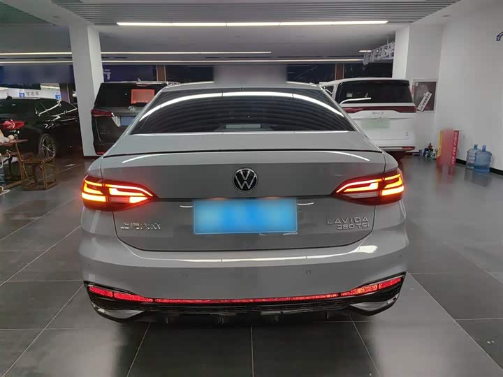 Фото 6 - Volkswagen Lavida