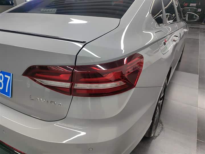 Фото 8 - Volkswagen Lavida