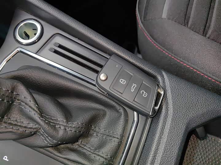 Фото 9 - Volkswagen Lavida