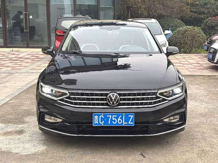 Фото 2 - Volkswagen Magotan
