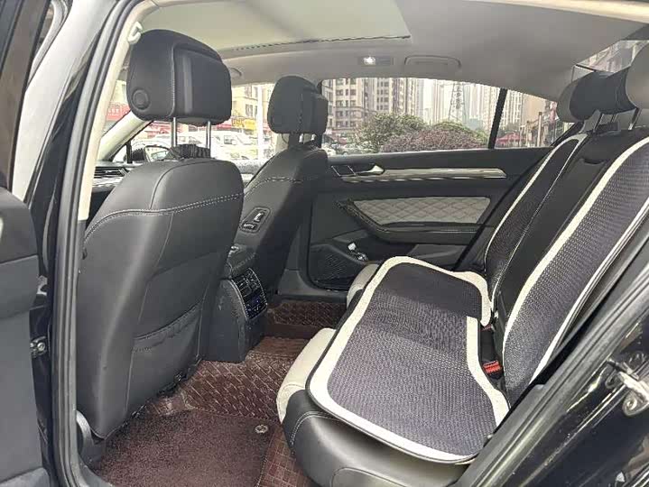 Фото 8 - Volkswagen Magotan