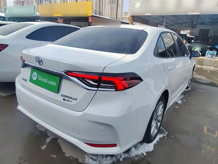 Фото 7 - Toyota Corolla