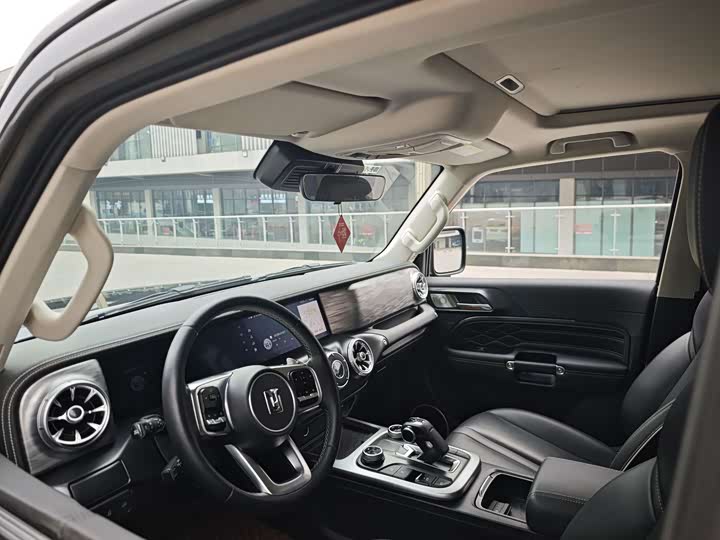 Фото 7 - Tank 300