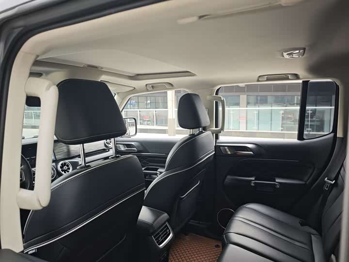 Фото 9 - Tank 300