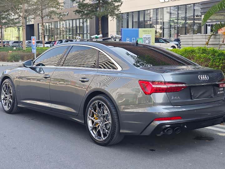 Фото 2 - Audi A6L