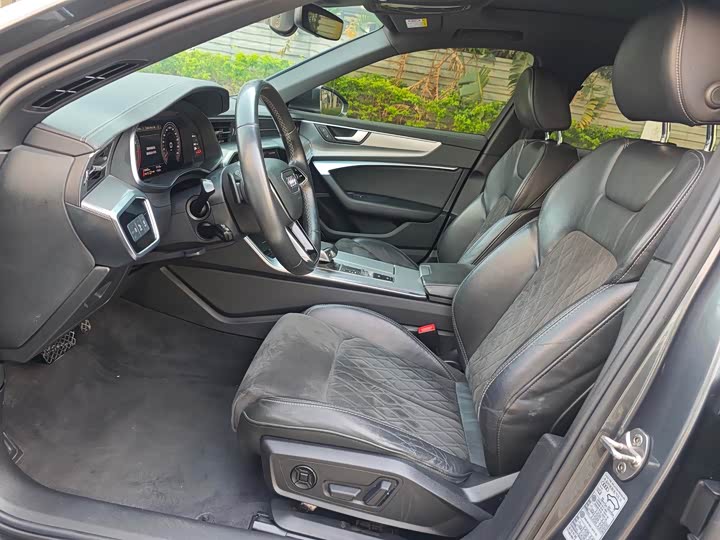 Фото 9 - Audi A6L