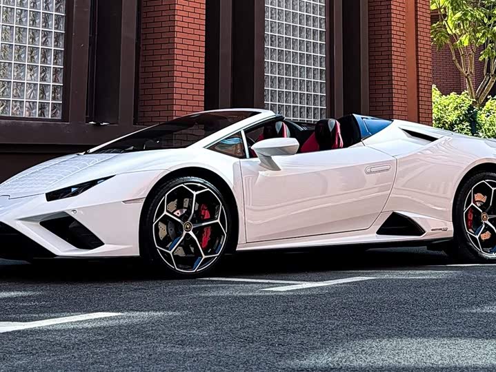 Фото 1 - Lamborghini Huracán
