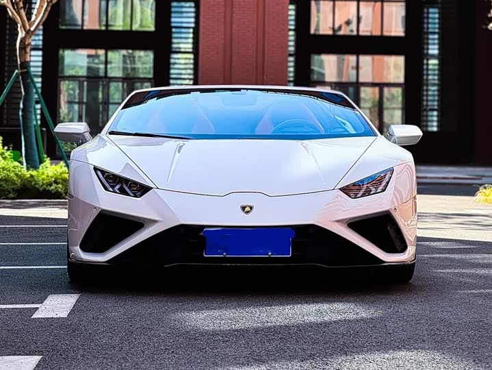 Фото 2 - Lamborghini Huracán