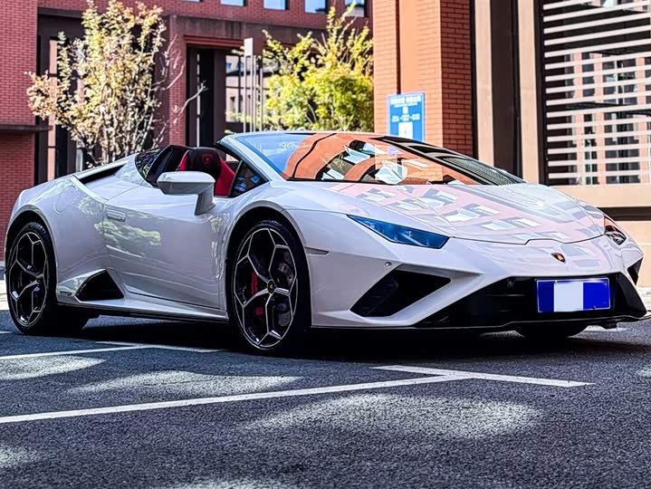 Фото 3 - Lamborghini Huracán