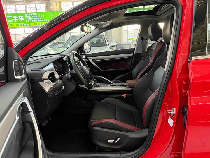 Фото 7 - Geely Coolray