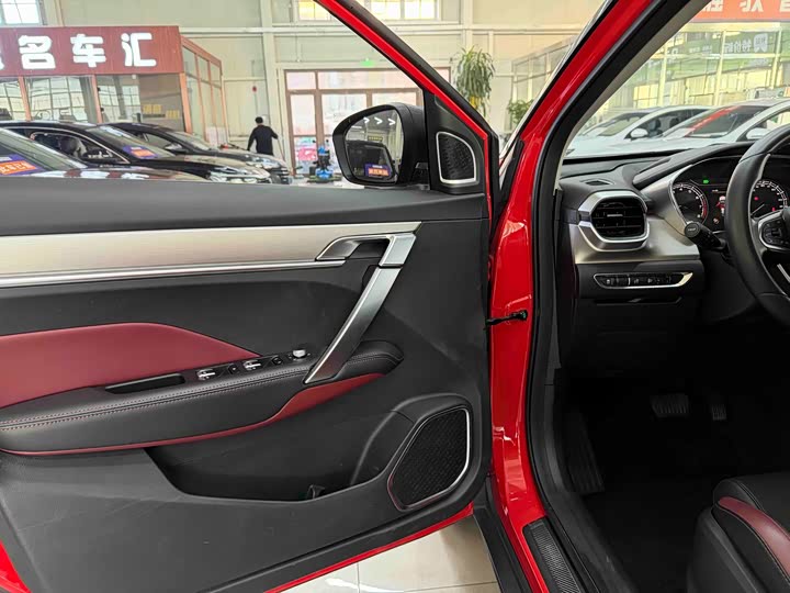 Фото 8 - Geely Coolray