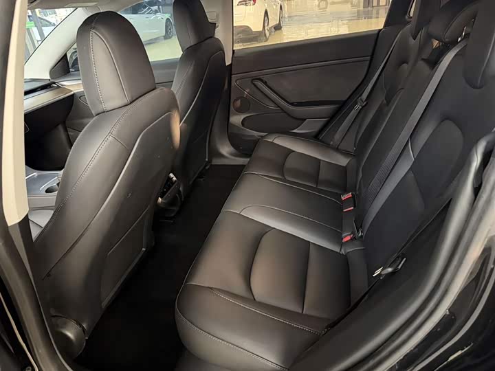 Фото 5 - Tesla Model 3