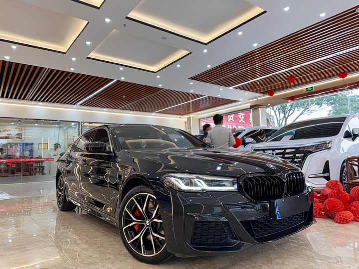 Фото 3 - BMW 5 Series