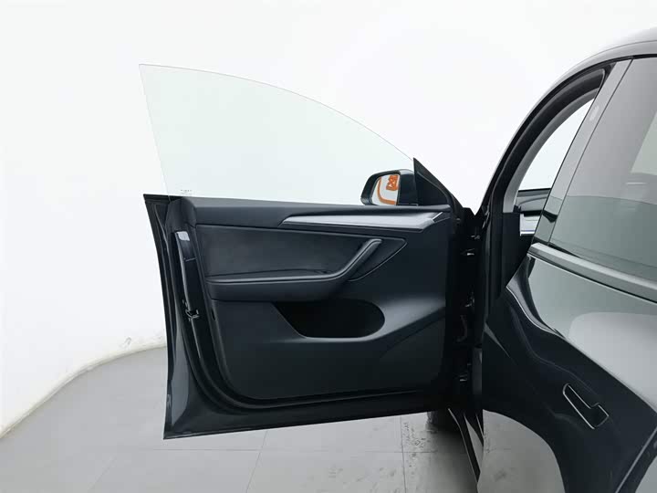 Фото 8 - Tesla Model Y