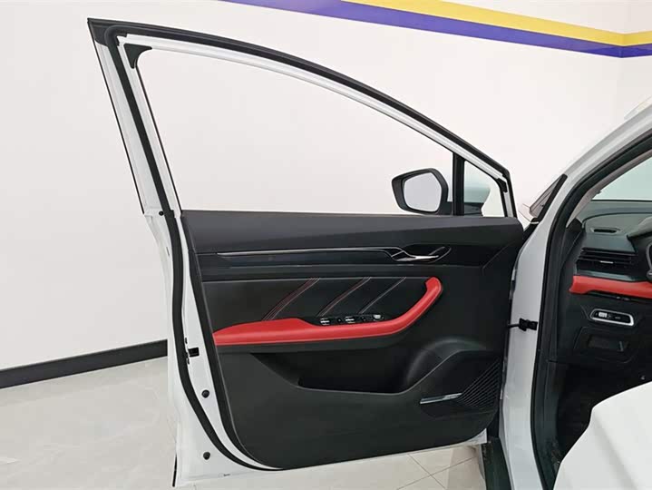 Фото 7 - Geely Emgrand GS