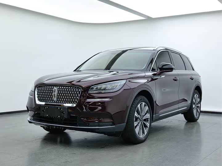 Фото 1 - Lincoln Corsair