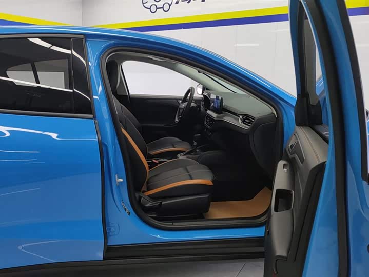 Фото 8 - Ford Focus