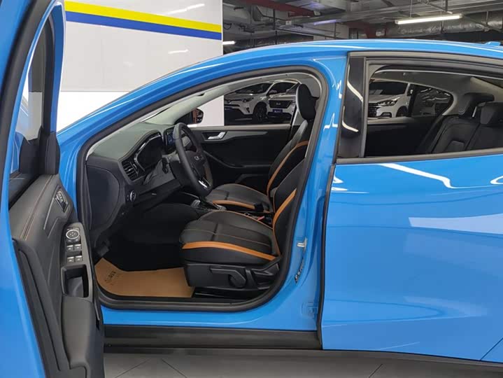 Фото 9 - Ford Focus