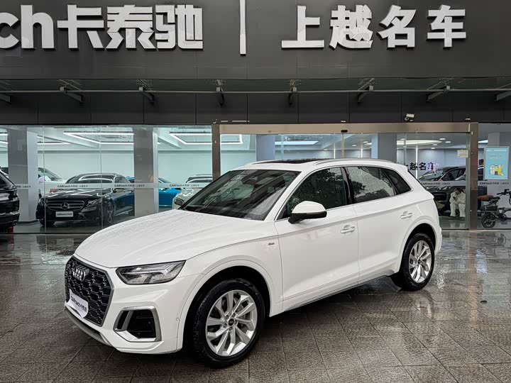 Фото 1 - Audi Q5L