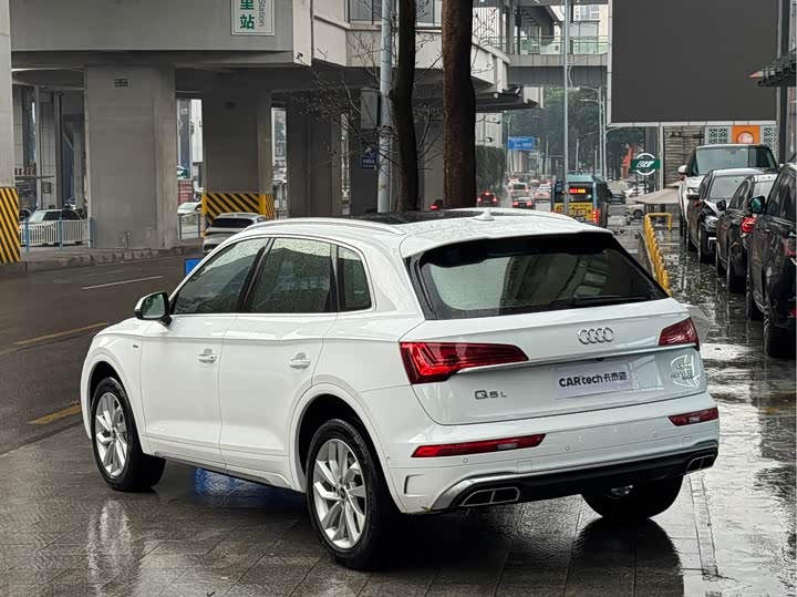 Фото 4 - Audi Q5L