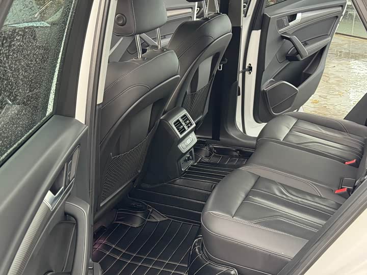 Фото 7 - Audi Q5L