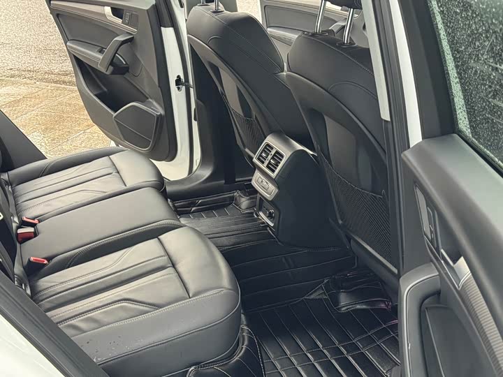 Фото 9 - Audi Q5L